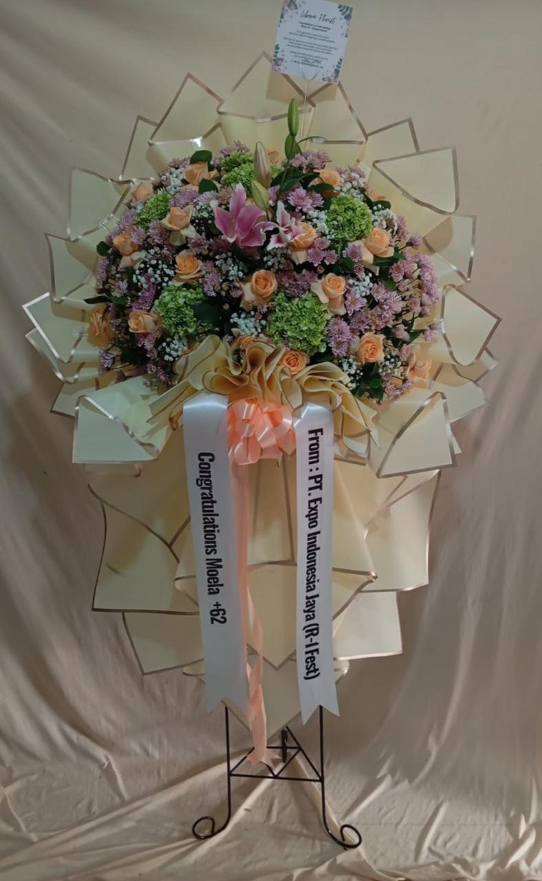 Standing flower double tier yellow white untuk grand opening